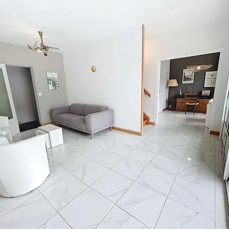 Hébergement de vacances Maison Calme, Proche Et Commerces à Jullouville, Jardin Clos, 3 Chambres, Idéale - Fr-1-361-381 Jullouville