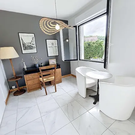 Hébergement de vacances Maison Calme, Proche Et Commerces à Jullouville, Jardin Clos, 3 Chambres, Idéale - Fr-1-361-381