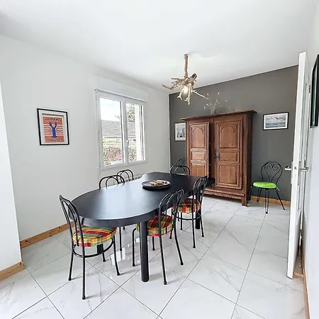 Hébergement de vacances Maison Calme, Proche Et Commerces à Jullouville, Jardin Clos, 3 Chambres, Idéale - Fr-1-361-381 Jullouville
