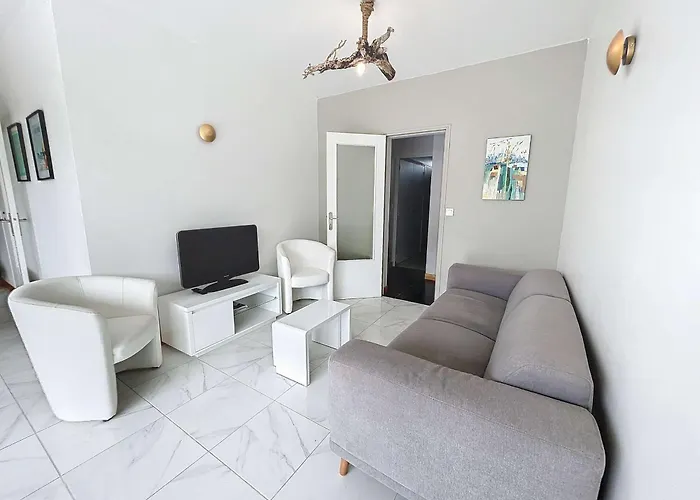 Maison Calme, Proche Et Commerces A Jullouville, Jardin Clos, 3 Chambres, Ideale - Fr-1-361-381 Vakantiehuis