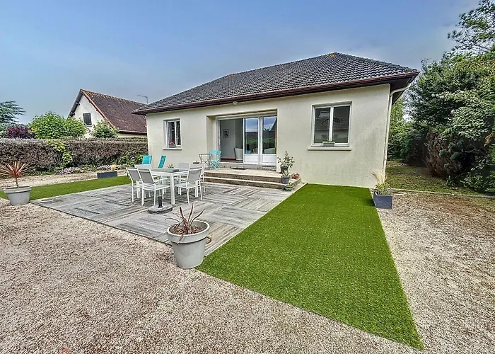 Maison Calme, Proche Et Commerces A Jullouville, Jardin Clos, 3 Chambres, Ideale - Fr-1-361-381