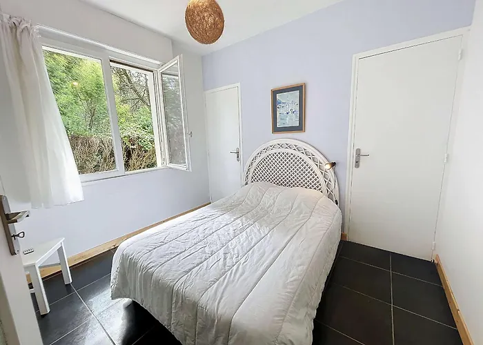 Maison Calme, Proche Et Commerces A Jullouville, Jardin Clos, 3 Chambres, Ideale - Fr-1-361-381 Vakantiehuis *